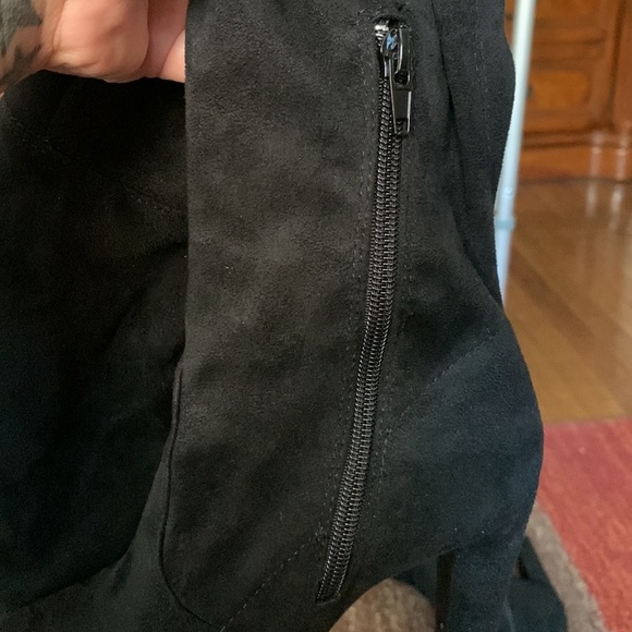 Knee high boots with zipper on the side and adjustable string - Picture 4 of 4